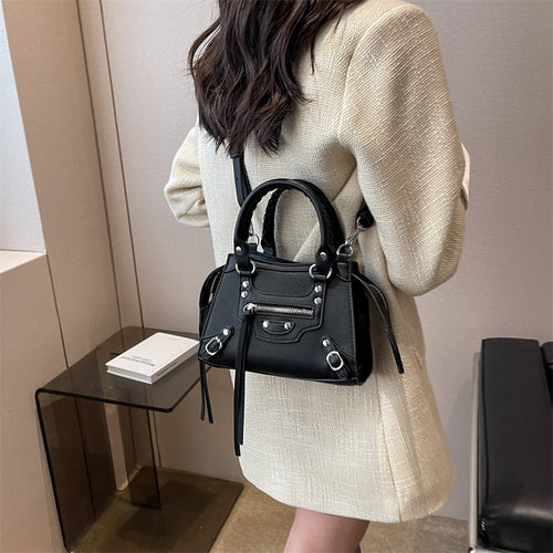 2023 Women's Vintage Studded Shoulder Handbag