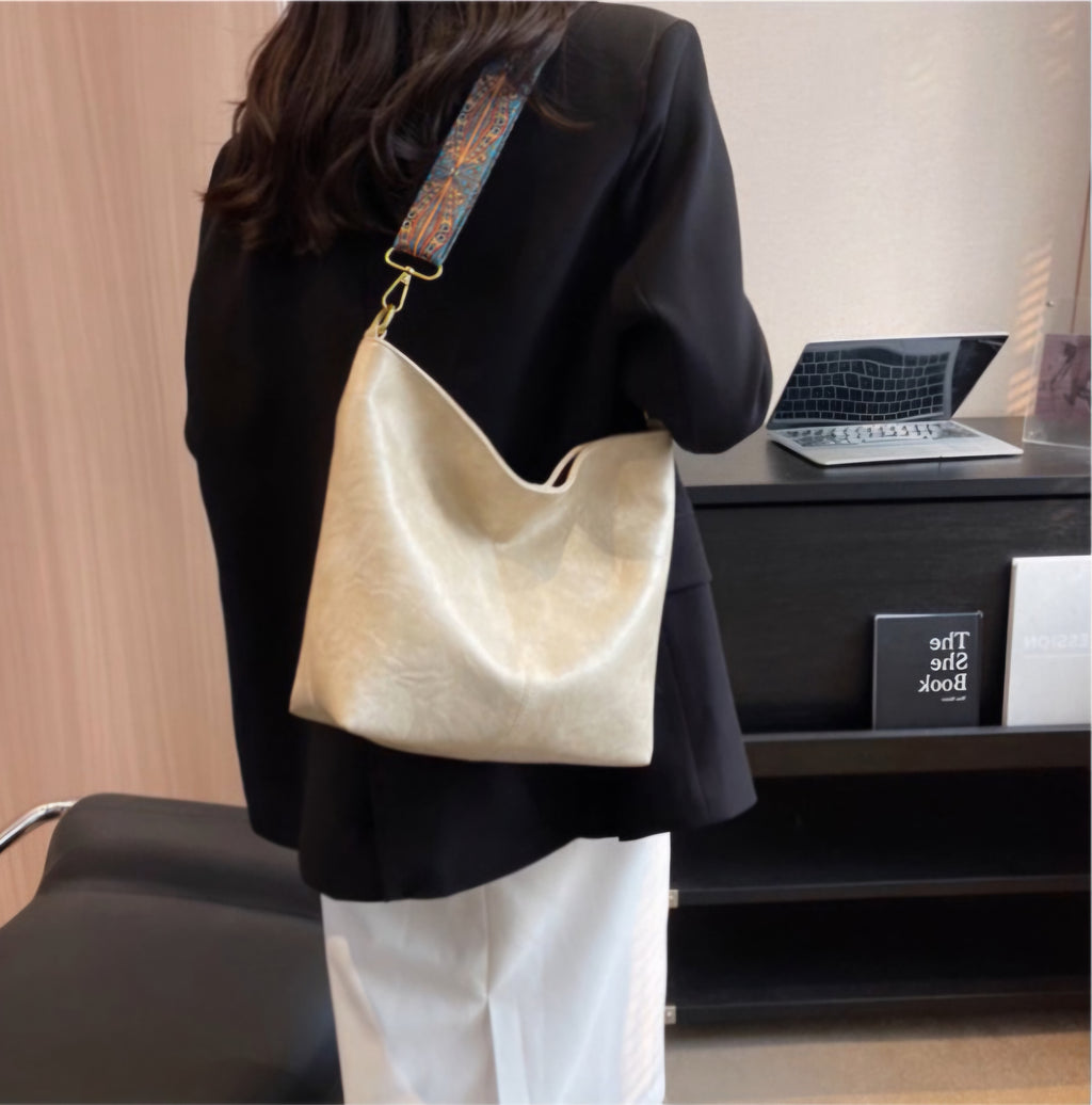 Retro Bucket Bag with Wide Shoulder Strap for Commuting